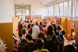 Televize Polar natáčela u nás na gymnáziu: reportáž o charitativní akci studentů