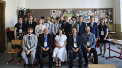 Den s teoretickou jadernou fyzikou