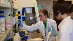 Týden v laboratořích MUNI přinesl cenné zkušenosti s biochemií