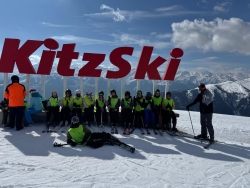 Lyžák v Kitzbühelu