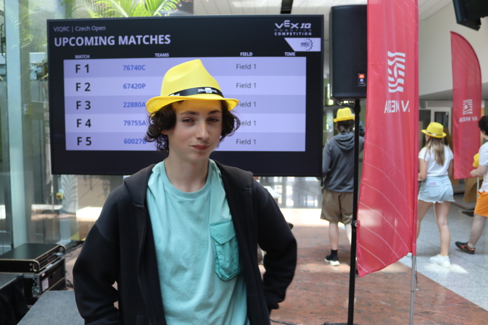 Roboti ve Zlíně zabodovali: tým Python se probojoval do finále VEX IQ Czech Open