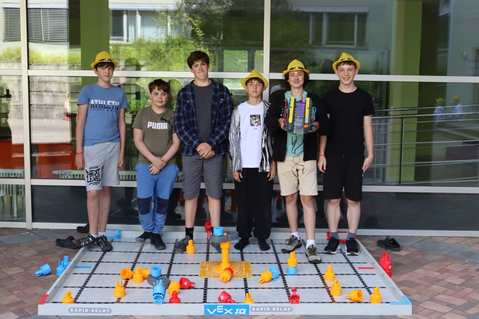 Roboti ve Zlíně zabodovali: tým Python se probojoval do finále VEX IQ Czech Open