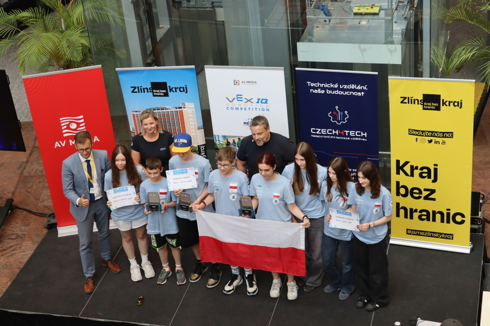 Roboti ve Zlíně zabodovali: tým Python se probojoval do finále VEX IQ Czech Open